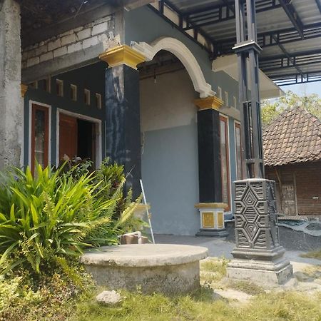 Hellsel Homestay Lamongan Extérieur photo